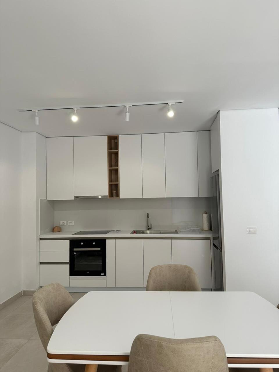Eme Apartments - Kompleksi San Pietro, Gjiri I Lalzit Durrës Exterior foto